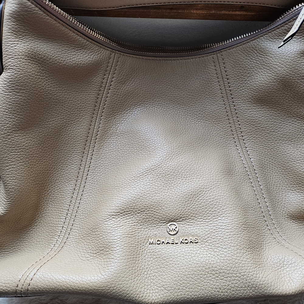 Michael Kors Beige Leather Shoulder Bag